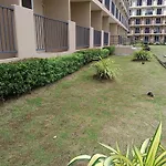 Condo In Lapu-Lapu Wd 3 Pools Free Wifi&Netflix
