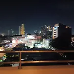 1 Bedroom Condo For 6 @ Escario