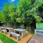 Studio Unit Near It Park, Sm And Ayala With Pool, Balcony And Fast Wifi