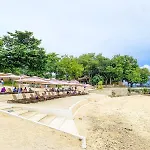 Mactan Newtow Enjoy Family Staycation