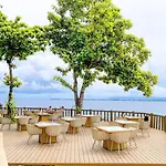 Mactan Newtow Enjoy Family Staycation