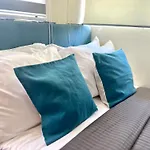 Nice Views+ Large Space+ Beside It Park
