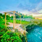 Tiny House\'S Seafront Room In Camotes Island
