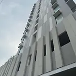 Studio Unit 5 Mins To It Park With Pool, Wifi & Netflix