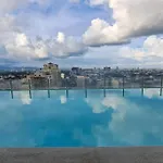 Comfy Condo Near Ayala, Sm City & It Park