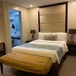 Goldberry Suites & Hotel Mactan