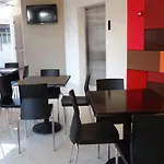 Adelfa Hotel
