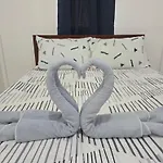Island Vibes Hostel