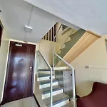 2 Bedroom Condo Unit With City And Mountain View