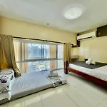 2 Bedroom Condo Unit With City And Mountain View