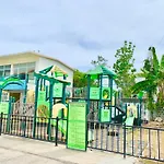 Cozy Condo Near Airport With Pool And Ocean View