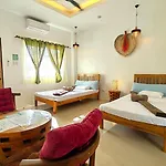 Divers Lodge Plumeria