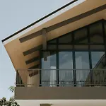 Amani Grand #332, Near Mactan Airport,Fast Wifi, Netflix & Pool