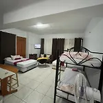 Flora\'S Place In Winland Tower Condominium