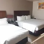 Mandarin Plaza Hotel