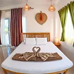 Divers Lodge Plumeria