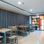 Travelbee Business Inn