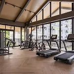 Amani 237, 3 Minutes To Airport, With Gym & Pool, Free Netflix, Fast Wi-Fi