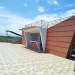 Rnek Boatel Commercial Space