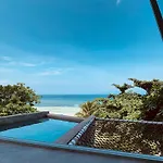 The Verge Cebu Beachfront Exclusive King Bed Pool Villa - 12 Minutes To Kawasan Falls Canyoneering