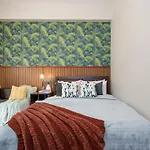 Amani 107B, 3 Minutes To Airport, With Gym & Pool ,Fast Wifi, Free Netflix