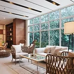 Cozy Condo Near It Park With Pool Netflix