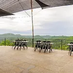 Cozy Log Mountain Cabin In Mabini With Breakfast