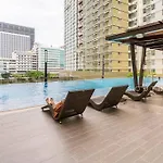 Furnished Studio In Avida Towers Riala, Cebu It Park With Pool, Fast Wifi, Netflix And More