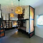 Maayong Hostel (Adults Only)