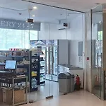 Modern & Comfy Studio - Steps From Ayala Mall, Cebu City