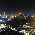 Cozy Studio Type Condo Near It Park With Pool, Netflix & Wifi