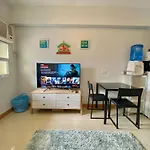 Cozy Studio Type Condo Near It Park With Pool, Netflix & Wifi