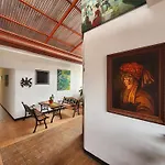 Mb\'S Garden Inn