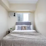 Furnished 1-Bedroom In Avida Towers Riala, Cebu It Park With Fast Wifi, Netflix, Pool And More