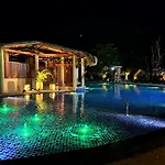 Mactan Newtow Enjoy Family Staycation