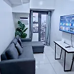 1Br T2 With Balcony Panoramic View At Horizons 101