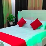 Pacifico\'S Hostel