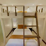 Group-Friendly Stay, Minutes From The Airport