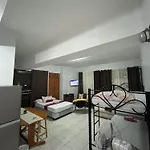 Flora\'S Place In Winland Tower Condominium