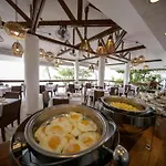 Ocean Vida Beach And Dive Resort