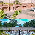 Luxury Condo-Sea View- Near Beach