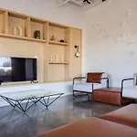 Studio Unit At The Median, Near It Park With Pool And Fast Wifi