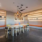 Studio Unit At The Median, Near It Park With Pool And Fast Wifi