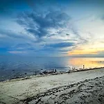Dapdap Shorelines Beach House