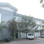 Reddoorz At Fat J Apartelle Mactan