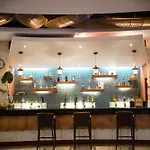 San Remigio Beach Club