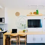 Urban Chic Studio At Ayala Cebu Business Park - Fast Wi-Fi Netflix