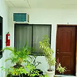 Gje\'S Lodge And Guest House