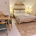Cozy Studio Unit