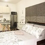 Close To Airport Room With Balcony And Pool Access